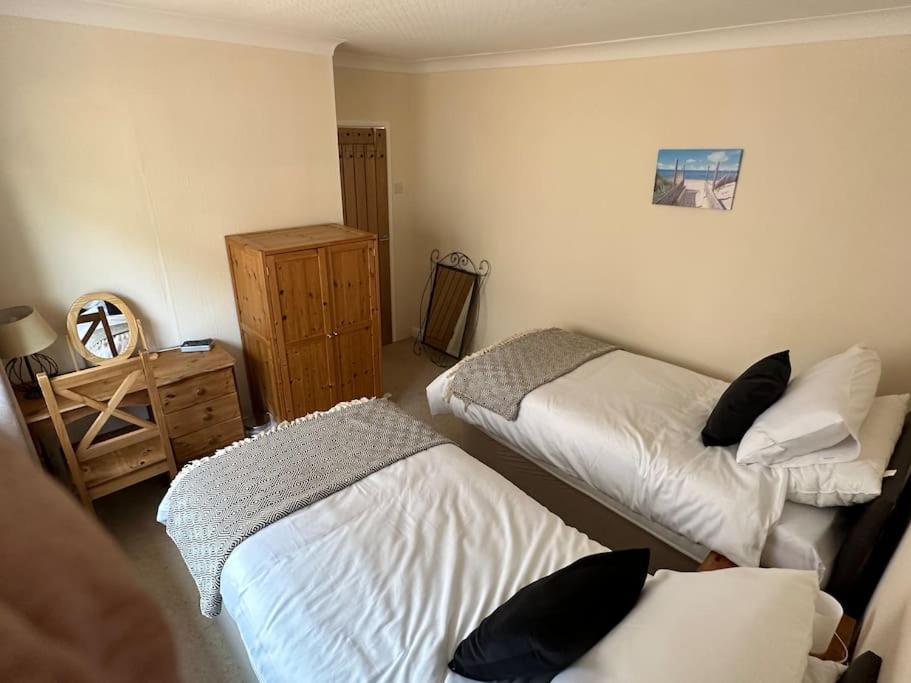 Offa'S Lodge Family Home Quiet Area With Sea Views プレタティン エクステリア 写真