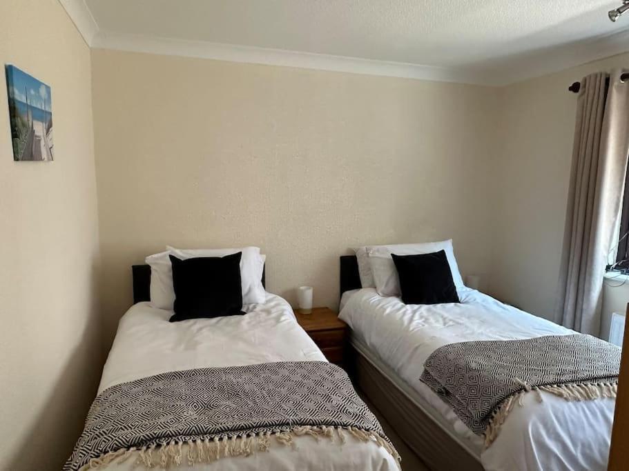 Offa'S Lodge Family Home Quiet Area With Sea Views プレタティン エクステリア 写真