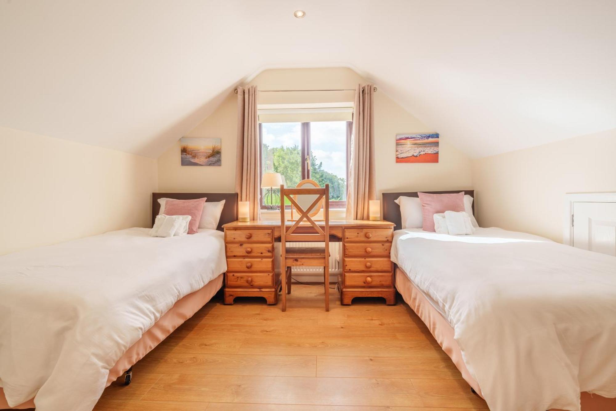 Offa'S Lodge Family Home Quiet Area With Sea Views プレタティン エクステリア 写真
