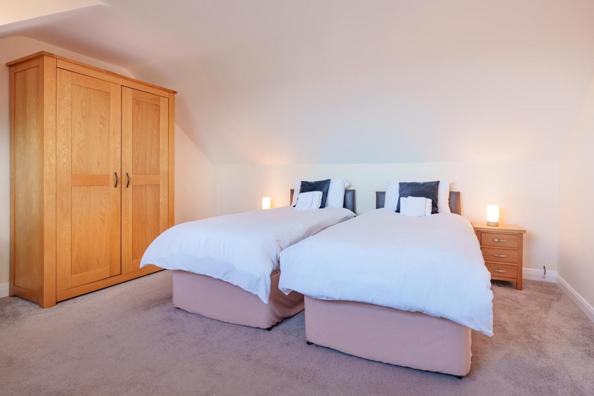 Offa'S Lodge Family Home Quiet Area With Sea Views プレタティン エクステリア 写真